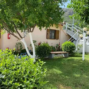 Garden Himare